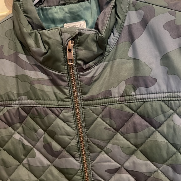 J Crew Boys' camo Walker vest - Picture 2 of 6